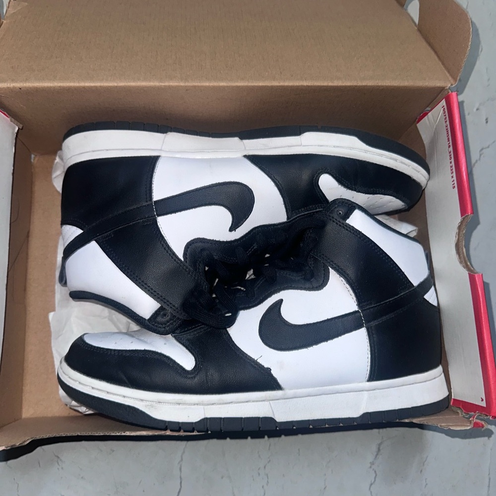 Nike Women's Sneakers Black and White